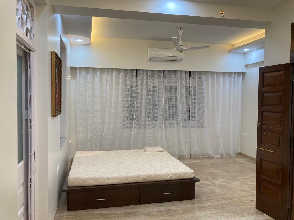 2 BHK Fully Furnished in Roxana Building , Churchgate